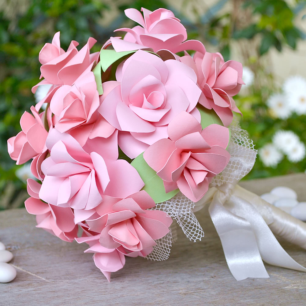 bouquet con rose di carta