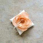 Cuscino porta fedi Peonia rosa cipria - immagine 2