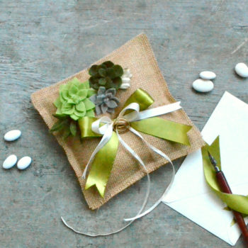 Cuscino porta fedi Juta con succulente