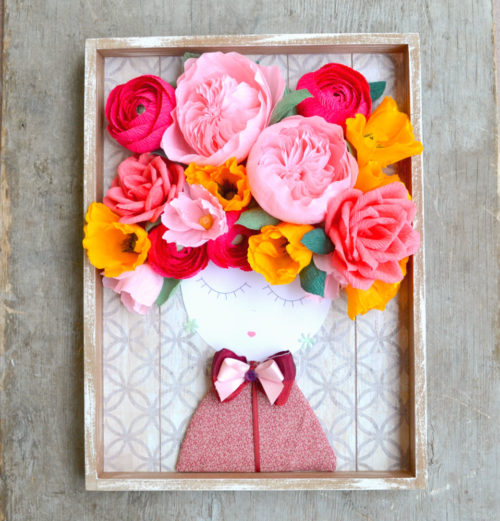 Quadro con volto e fiori di carta, Juliet